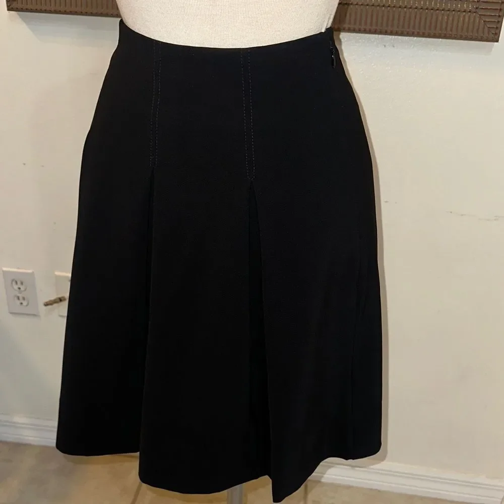 WHBM Black Pleated Skirt Size 00